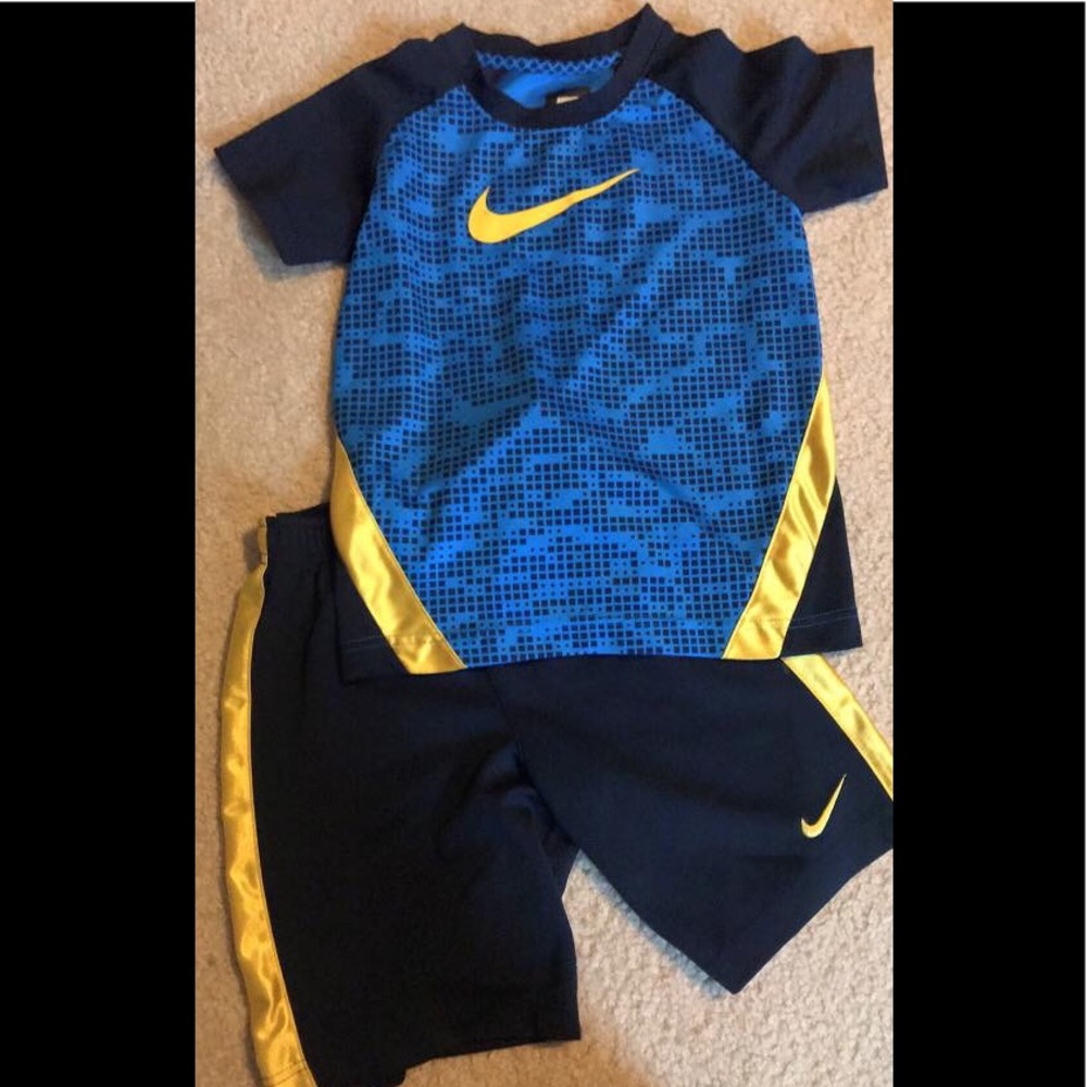 Size 7 boys Nike outfit